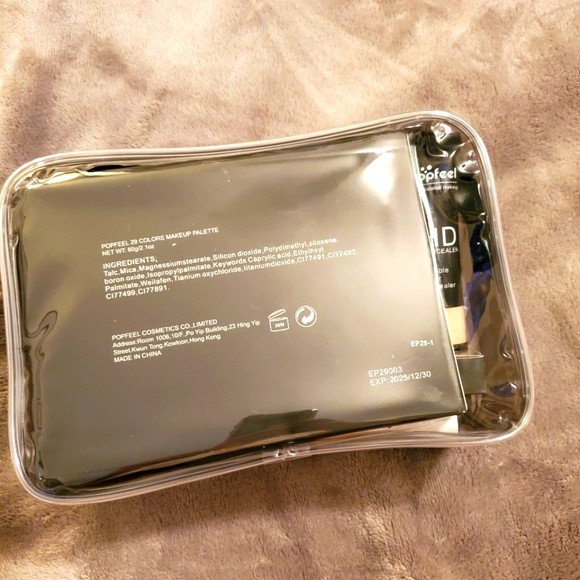 Makeup Kit - Picture 3 of 4